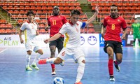 Đội tuyển futsal Việt Nam lội ngược dòng trước Mozambique để giành vị trí thứ 5 giải giao hữu Thái Lan. (ảnh Anh Tú)
