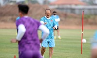 HLV Park Hang-seo đang chịu áp lực đưa đội tuyển Việt Nam giành lại cúp vô địch AFF Cup 2022 từ tay Thái Lan. (ảnh Tiểu Phùng)