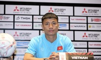 Bùi Tiến Dũng cho biết đội tuyển Việt Nam sẽ nỗ lực giành kết quả tốt trước Singapore (ảnh Hữu Phạm)