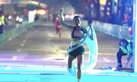 Nguyễn Thị Oanh khép lại năm 2022 thành công với vị trí số 1 ở giải Bán Marathon quốc tế Việt Nam 2023. (ảnh Chi Chi)