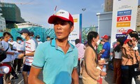 CĐV Việt Nam chật vật tìm vé xem các trận đấu của đội tuyển U22 Việt Nam tại SEA Games 32 (ảnh Thanh Hải)