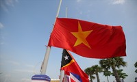 Quốc kỳ Việt Nam tung bay tại Lễ thượng cờ SEA Games 32 (ảnh T.V)