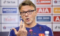 HLV Troussier cho biết Vòng loại World Cup 2026 không dễ dàng với đội tuyển Việt Nam. (ảnh Hữu Phạm)