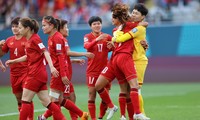 Đội tuyển nữ Việt Nam gây ấn tượng với những nỗ lực trước nhà đương kim vô địch Mỹ ở trận ra quân World Cup 2023 (ảnh Đồng Đồng)