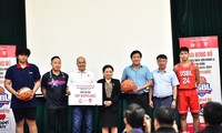 BTC giải bóng rổ học sinh sẽ có kế hoạch mở rộng giải trên toàn quốc. (ảnh Chi Chi)