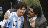 Messi và Maradona khi làm việc cùng nhau ở World Cup 2010. Ảnh: Reuters. 