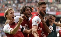 VIDEO - Arsenal vượt qua Chelsea sau loạt penalty cân não