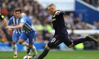 Rooney cứu Everton thoát thua ở phút 90