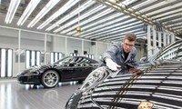 Những nhân viên làm việc tại Porsche nhận được phần thưởng xứng đáng cho kết quả kinh doanh tốt của công ty. 