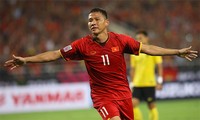 VIDEO: Công Phượng, Anh Đức ghi bàn, tuyển Việt Nam đánh bại Malaysia