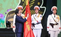 Lực lượng CSND kỷ niệm 60 năm Ngày truyền thống và đón nhận Huân chương Hồ Chí Minh