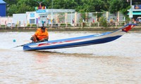 Mãn nhãn màn tranh tài đua vỏ composite tại Cần Thơ