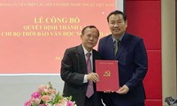 Lễ công bố và đón nhận Quyết định thành lập Chi bộ Thời báo Văn học nghệ thuật