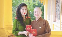 Tăng ni sinh Học viện Phật giáo Hà Nội tham gia kích hoạt tài khoản định danh điện tử