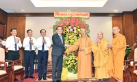 Phó Thủ tướng Trần Lưu Quang thăm Giáo hội Phật giáo Việt Nam nhân mùa Vu lan