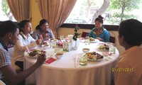 Thí sinh nghèo ăn trưa miễn phí tại Khách sạn 4 sao Saigon Morin Huế. Ảnh: Kim Hương