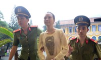 Hoa hậu Phương Nga tại phiên tòa ngày 21/9. Ảnh: Tân Châu