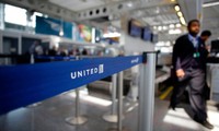 United Airlines từng bước "sửa sai" sau vụ David Dao. 