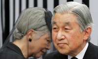Nhật hoàng Akihito muốn thoái vị vì tuổi cao, sức yếu. Ảnh: Reuters