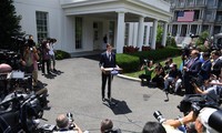Cố vấn cao cấp Nhà Trắng Jared Kushner phát biểu trước báo chí về cáo cuộc thông đồng với Nga ngày 24/7. Ảnh: Tân Hoa Xã