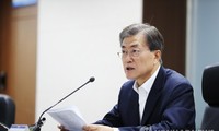 Tổng thống Hàn Quốc Moon Jae-in phát biểu trong cuộc họp khẩn cấp của Hội đồng An ninh Quốc gia Hàn Quốc ngày 29/7. Ảnh: Yonhap