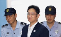 Phó Chủ tịch kiêm người thừa kế Tập đoàn Samsung (Hàn Quốc) Lee Jae-yong bị kết án 5 năm tù. Ảnh: Reuters