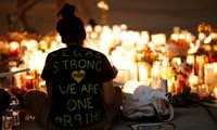 Nước Mỹ lặng đi tưởng niệm các nạn nhân vụ xả súng ở Las Vegas