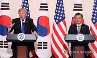 Tổng thống Mỹ Donald Trump họp báo chung với người đồng cấp Hàn Quốc Moon Jae-in vào ngày 7/11. Ảnh: Yonhap