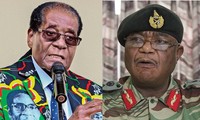 Tổng thống Zimbabwe Robert Mugabe (trái) tuyệt thực việc bị quân đội giam lỏng, do Tổng Tư lệnh Quân đội Constantino Chiwenga ra lệnh.