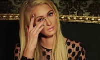 Paris Hilton lau nước mắt kể về quá khứ tủi hổ.