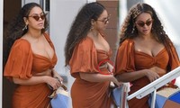 Diện váy hai mảnh khoe ngực ‘khủng’, Beyonce lộ bụng ngấn mỡ 