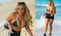 Nữ youtuber diện bikini khoe vòng một nảy nở trên bãi biển