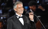 Danh ca mù Andrea Bocelli gây phẫn nộ khi nói thấy &apos;bị làm nhục&apos; vì lệnh cách ly
