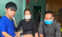 Nghệ sĩ Việt liên tục quyên góp, trực tiếp đi cứu trợ miền Trung ruột thịt