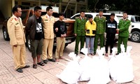 Hàng chục cảnh sát vây bắt 4 người chở gần 200 kg ma tuý như phim hành động