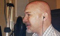 Người đàn ông sở hữu giọng hát trầm đến mức tai người không thể nghe được
