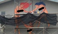 Bức tranh tường vẽ 3 cô gái khỏa thân khiến mạng xã hội Malaysia ‘dậy sóng’