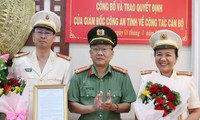 Bản tin 8H: Công an tỉnh An Giang trao quyết định về công tác cán bộ