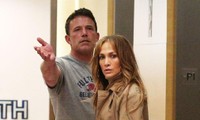 Ben Affleck và Jennifer Lopez bất thường giữa tin ly hôn