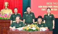 Bản tin 8H: Bàn giao chức trách, nhiệm vụ Cục trưởng Cục Dân vận, Tổng cục Chính trị Quân đội nhân dân