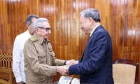 Tổng Bí thư, Chủ tịch nước Tô Lâm gặp Lãnh tụ Cách mạng Cuba, Đại tướng Raúl Castro Ruz