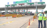 Hình ảnh ngày đầu thu phí không dừng 100% ở cao tốc Hà Nội - Hải Phòng