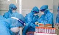 Ngày 12/4, số ca mắc COVID-19 tại Việt Nam tăng vọt sau 24 giờ