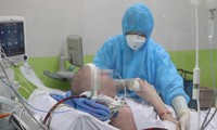 Chuẩn bị cai máy thở cho nam phi công, Việt Nam chỉ còn 11 bệnh nhân COVID-19