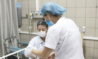 Một bệnh nhân ngộ độc Pate Minh Chay đã có thể ngồi dậy