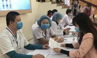 Sinh viên Học viện Quân Y đăng ký thử nghiệm vắc-xin Nano Covax Ảnh: Thái Hà