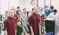 Các bị cáo tại phiên tòa.