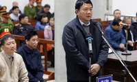 {VIDEO} Sáng nay, ông Đinh La Thăng tiếp tục hầu tòa lần hai
