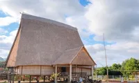 Cận cảnh nhà Rông lớn nhất Tây Nguyên
