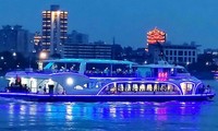 Tàu chở khách chạy bằng điện lớn nhất Trung Quốc